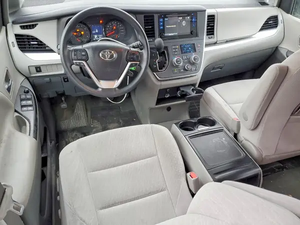 5TDKK3DC0GS728840 2016 TOYOTA SIENNA - Image 8