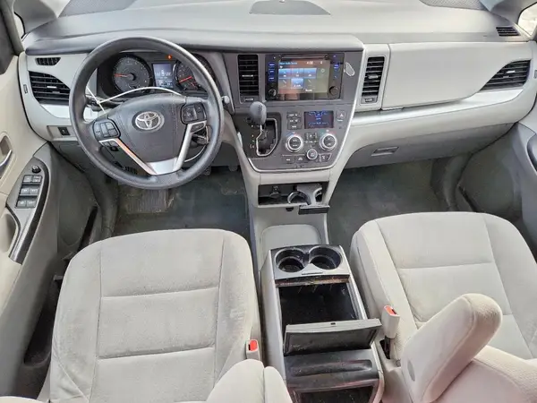 5TDKK3DC0GS735318 2016 TOYOTA SIENNA - Image 8
