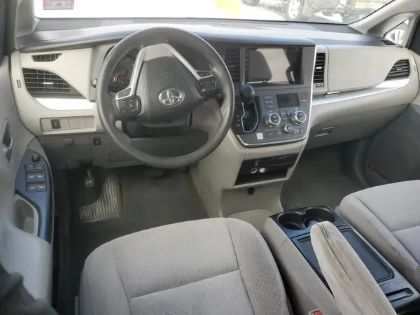 5TDKK3DC0GS739305 2016 TOYOTA SIENNA - Image 8