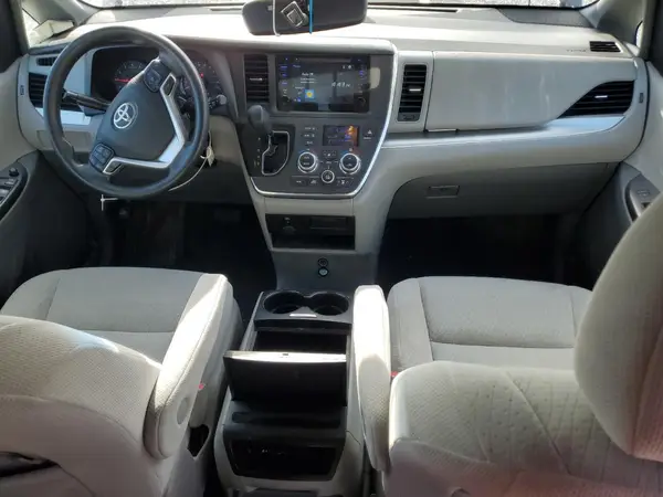 5TDKK3DC0GS748053 2016 TOYOTA SIENNA - Image 8