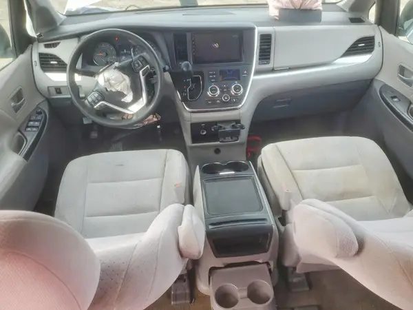 5TDKK3DC0GS748392 2016 TOYOTA SIENNA - Image 8