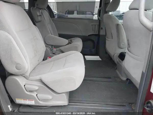 5TDKK3DC0GS751907 2016 TOYOTA SIENNA - Image 8