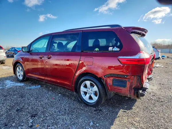 5TDKK3DC0GS752667 2016 TOYOTA SIENNA - Image 2