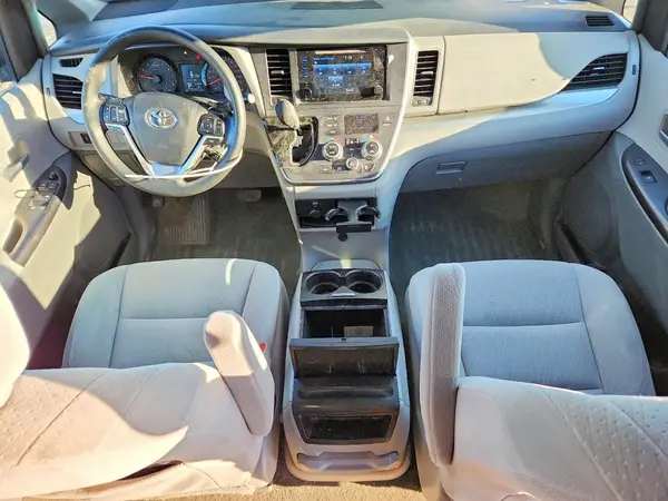 5TDKK3DC0GS752667 2016 TOYOTA SIENNA - Image 8