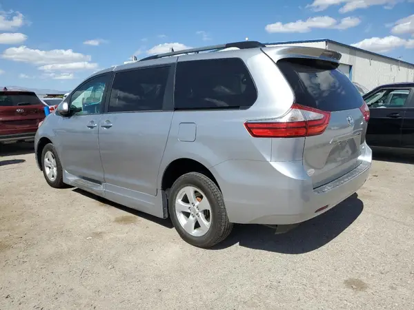 5TDKK3DC0GS753270 2016 TOYOTA SIENNA - Image 2