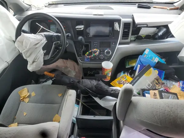 5TDKK3DC0GS753687 2016 TOYOTA SIENNA - Image 8