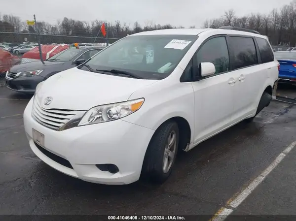 5TDKK3DC0GS764513 2016 TOYOTA SIENNA - Image 2