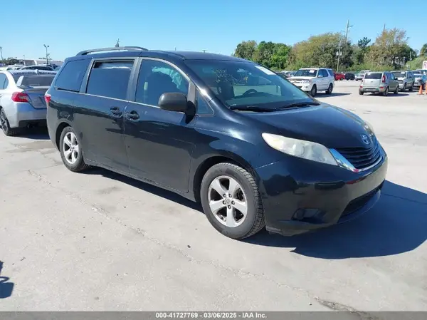 5TDKK3DC1GS697730 2016 TOYOTA SIENNA - Image 1