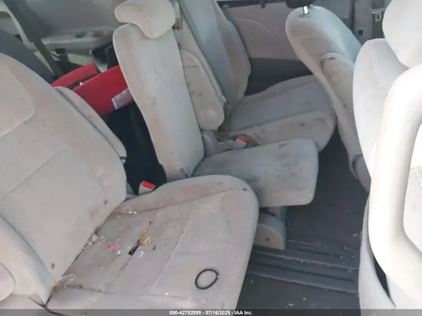 5TDKK3DC1GS698621 2016 TOYOTA SIENNA - Image 8
