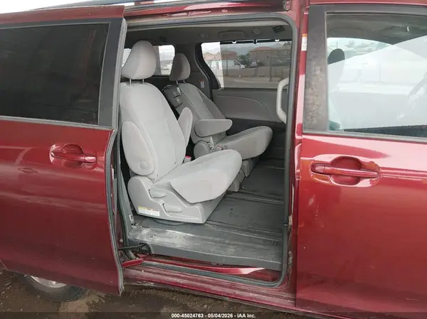 5TDKK3DC1GS709083 2016 TOYOTA SIENNA - Image 8