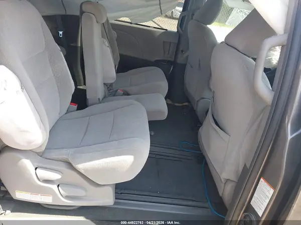 5TDKK3DC1GS716566 2016 TOYOTA SIENNA - Image 8