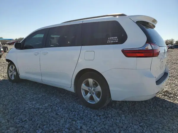 5TDKK3DC1GS717488 2016 TOYOTA SIENNA - Image 2