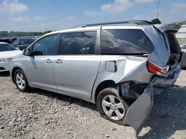 5TDKK3DC1GS719662 2016 TOYOTA SIENNA - Image 2