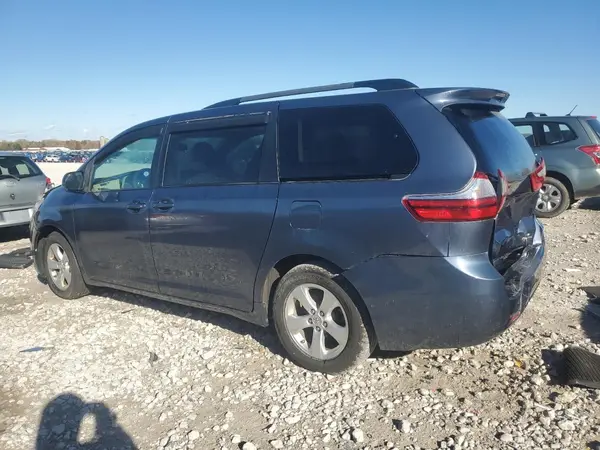 5TDKK3DC1GS727924 2016 TOYOTA SIENNA - Image 2