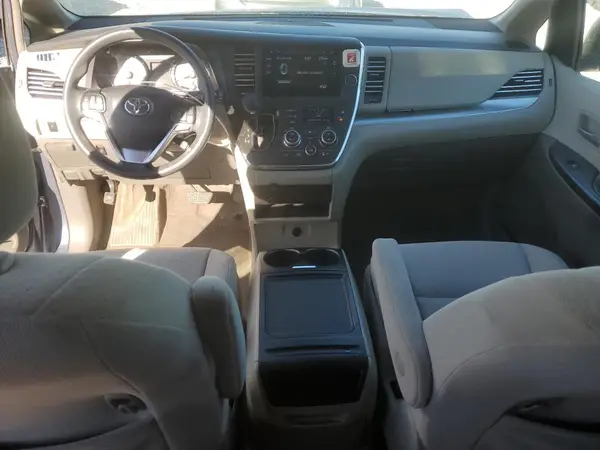 5TDKK3DC1GS727924 2016 TOYOTA SIENNA - Image 8