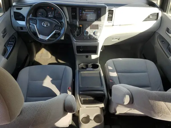 5TDKK3DC1GS735408 2016 TOYOTA SIENNA - Image 8
