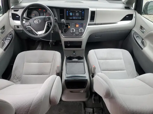 5TDKK3DC1GS737000 2016 TOYOTA SIENNA - Image 8