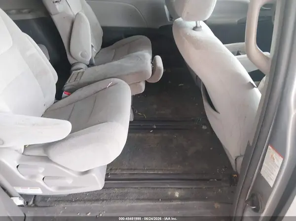 5TDKK3DC1GS738096 2016 TOYOTA SIENNA - Image 8