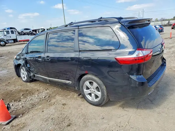 5TDKK3DC1GS739944 2016 TOYOTA SIENNA - Image 2