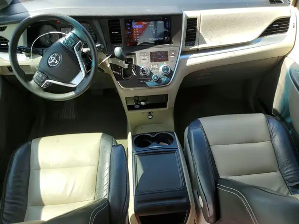 5TDKK3DC1GS739944 2016 TOYOTA SIENNA - Image 8