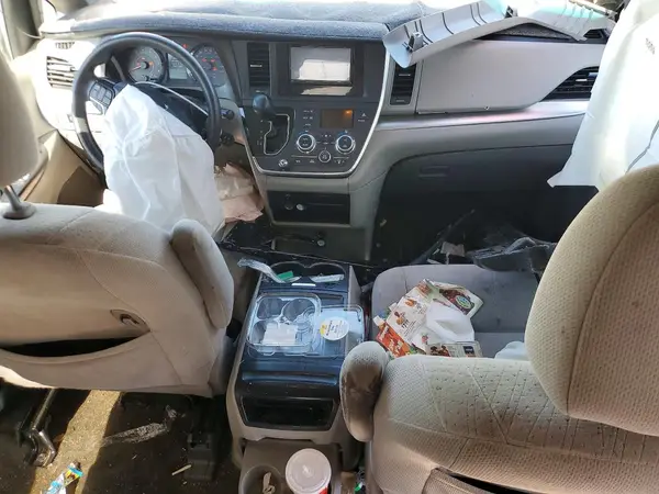 5TDKK3DC1GS745324 2016 TOYOTA SIENNA - Image 8