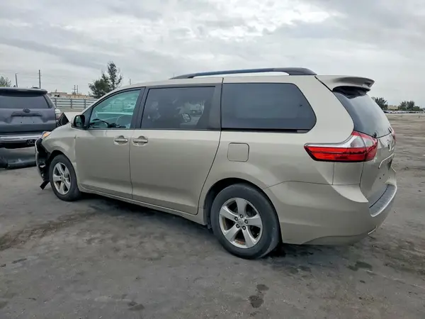 5TDKK3DC1GS747431 2016 TOYOTA SIENNA - Image 2