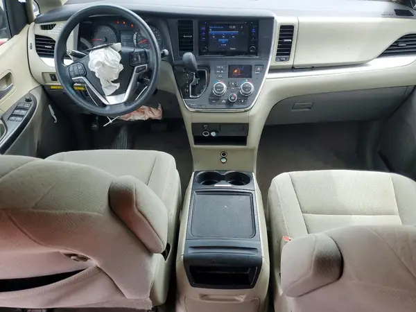 5TDKK3DC1GS747431 2016 TOYOTA SIENNA - Image 8