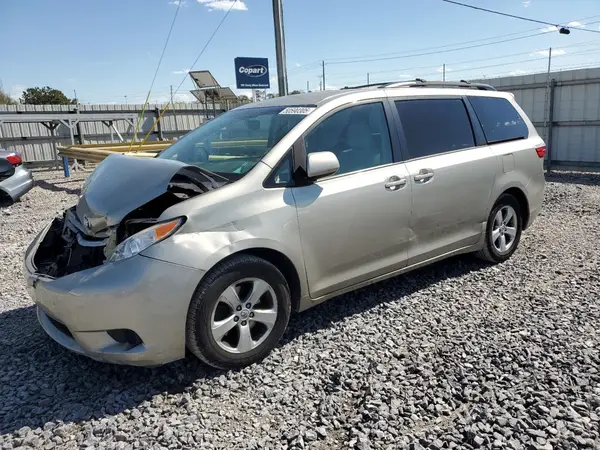 5TDKK3DC1GS756632 2016 TOYOTA SIENNA - Image 1