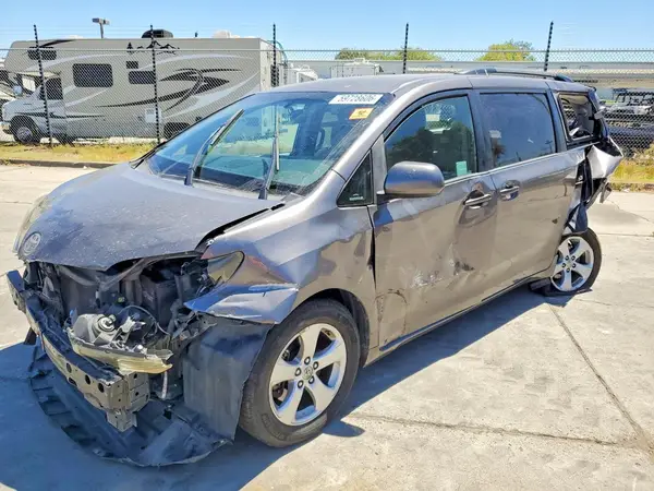5TDKK3DC1GS759160 2016 TOYOTA SIENNA - Image 1