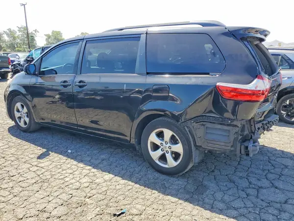 5TDKK3DC2GS695369 2016 TOYOTA SIENNA - Image 2