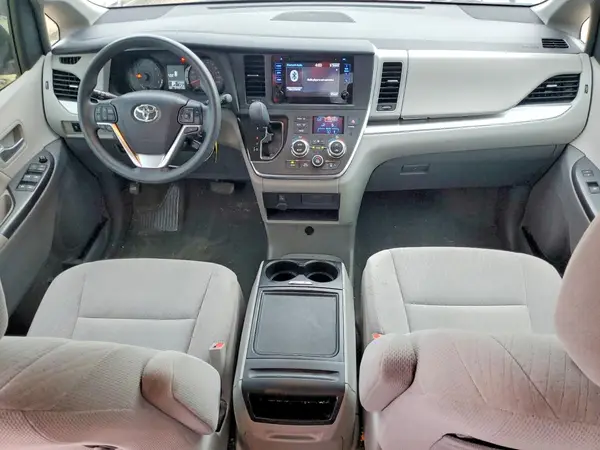 5TDKK3DC2GS700229 2016 TOYOTA SIENNA - Image 8