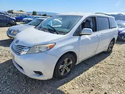 5TDKK3DC2GS706855 2016 TOYOTA SIENNA