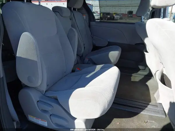 5TDKK3DC2GS711778 2016 TOYOTA SIENNA - Image 8