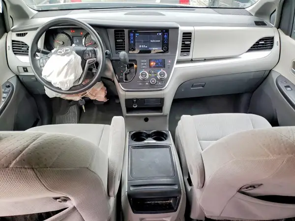 5TDKK3DC2GS713871 2016 TOYOTA SIENNA - Image 8