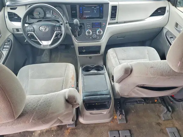 5TDKK3DC2GS715555 2016 TOYOTA SIENNA - Image 8