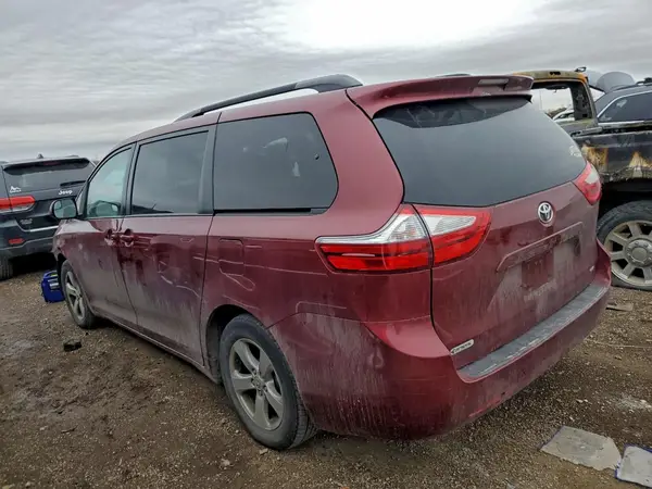 5TDKK3DC2GS717824 2016 TOYOTA SIENNA - Image 2