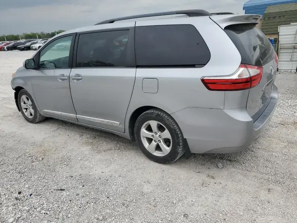 5TDKK3DC2GS727947 2016 TOYOTA SIENNA - Image 2