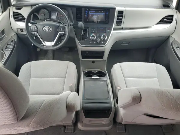 5TDKK3DC2GS727947 2016 TOYOTA SIENNA - Image 8