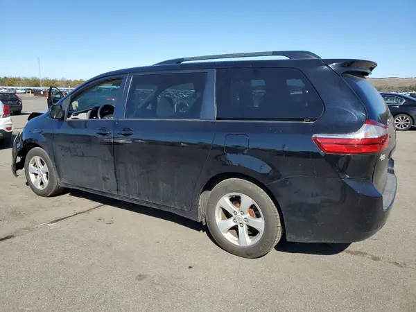 5TDKK3DC2GS728371 2016 TOYOTA SIENNA - Image 2