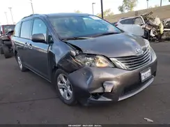 5TDKK3DC2GS731450 2016 TOYOTA SIENNA