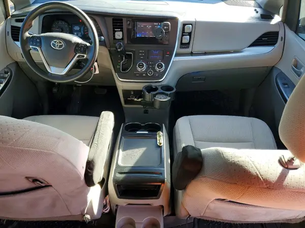 5TDKK3DC2GS732050 2016 TOYOTA SIENNA - Image 8