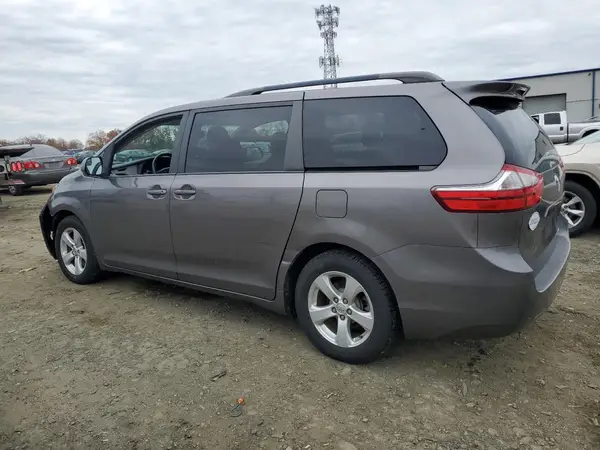 5TDKK3DC2GS732484 2016 TOYOTA SIENNA - Image 2