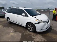 5TDKK3DC2GS735000 2016 TOYOTA SIENNA