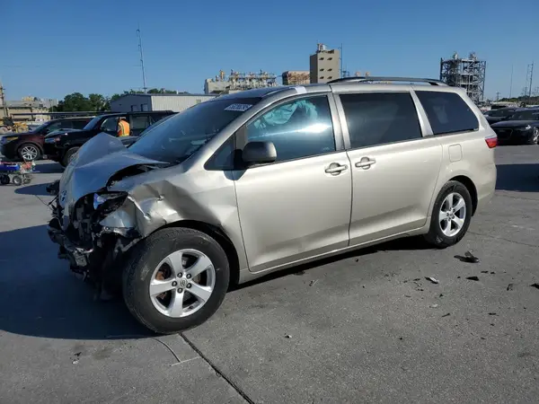 5TDKK3DC2GS736244 2016 TOYOTA SIENNA - Image 1