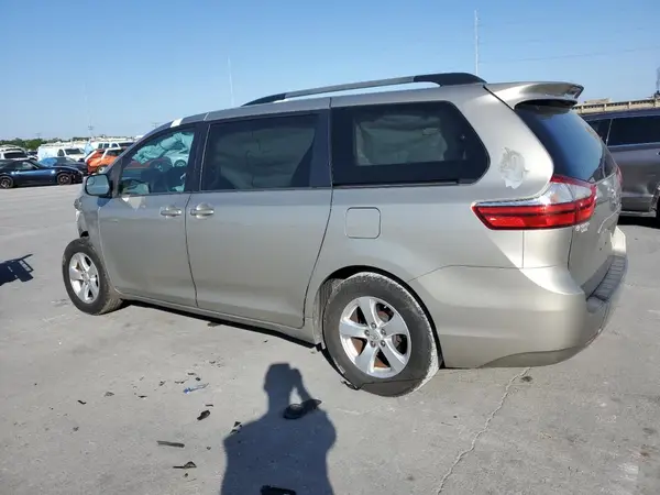 5TDKK3DC2GS736244 2016 TOYOTA SIENNA - Image 2