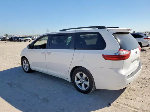5TDKK3DC2GS738253 2016 TOYOTA SIENNA - Image 2