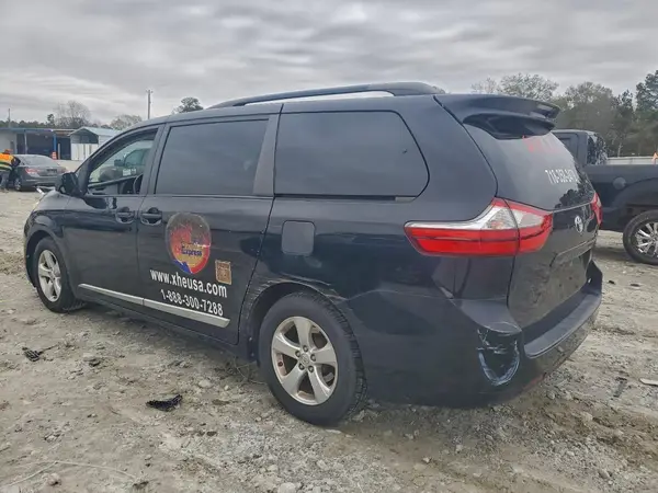 5TDKK3DC2GS756400 2016 TOYOTA SIENNA - Image 2