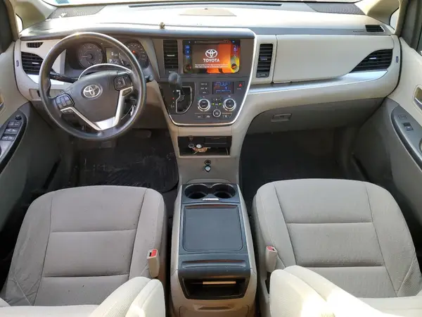 5TDKK3DC2GS762827 2016 TOYOTA SIENNA - Image 8