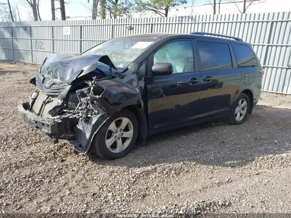 5TDKK3DC2GS763198 2016 TOYOTA SIENNA - Image 2