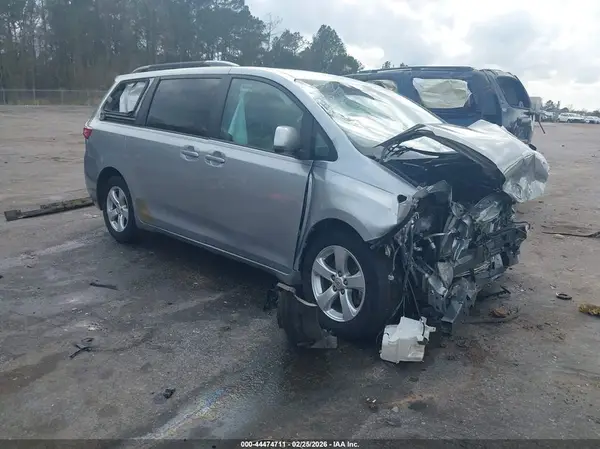 5TDKK3DC3GS695431 2016 TOYOTA SIENNA - Image 1